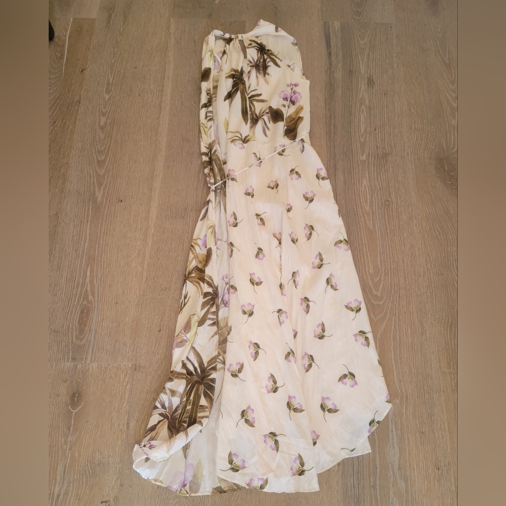 Vince Dress ! Wrap around.. floral print. Clasp closure on back - Picture 4 of 4